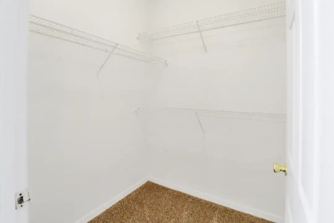 The Grove at Pleasant Valley Apartment Homes – photo 1