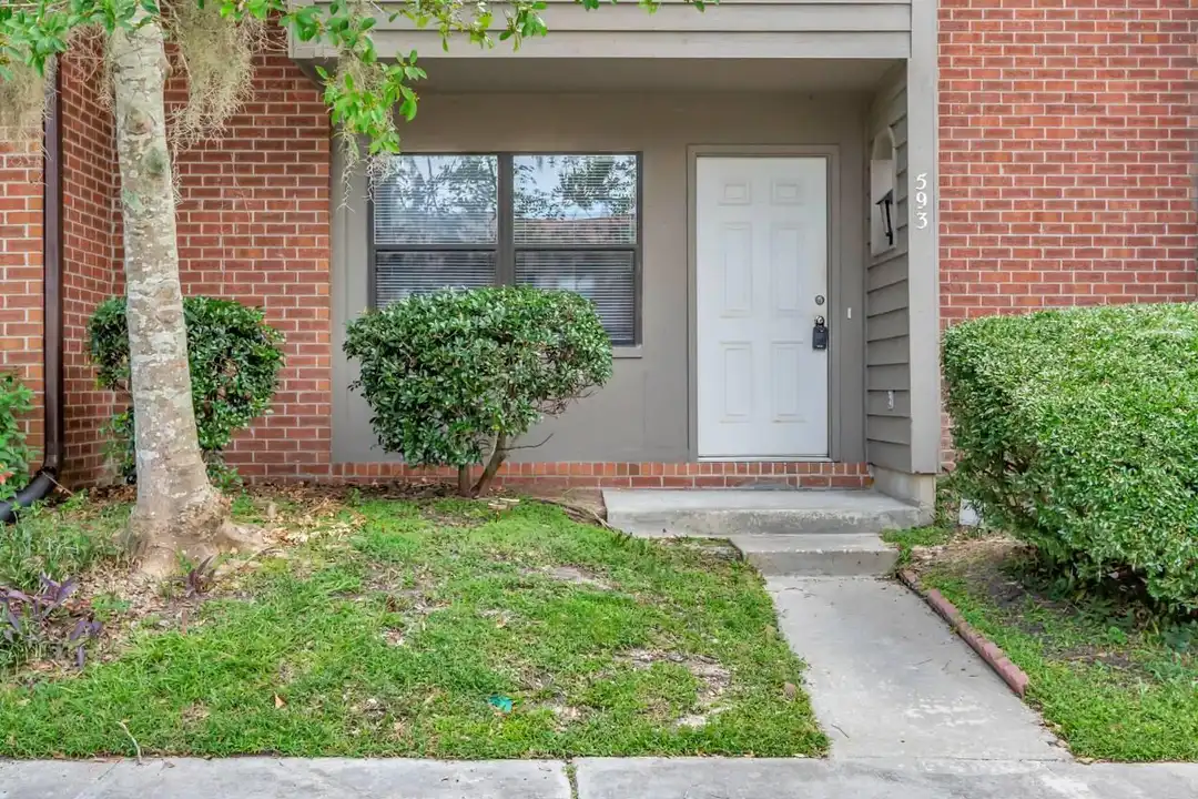 593 Travelers Blvd – photo 1