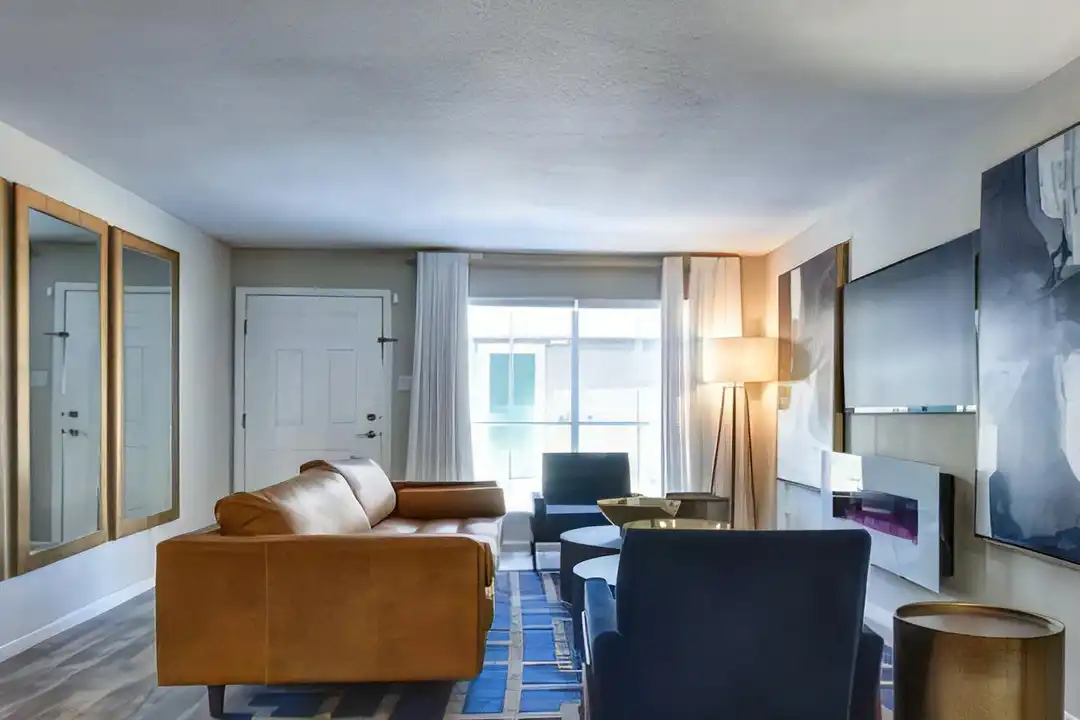 Apartment in Houston, Central Northwest Houston - View 5