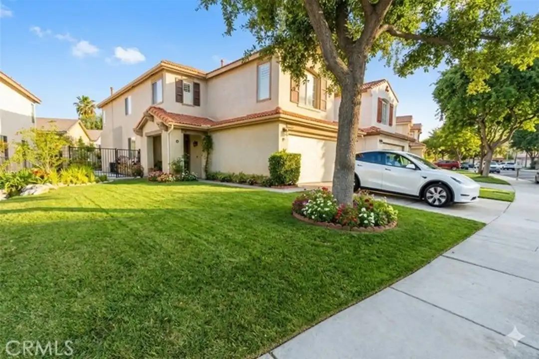 25712 Hammet Cir - View 2