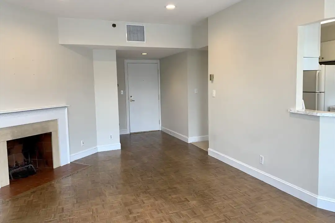 Apartment in Boston, Back Bay - View 3
