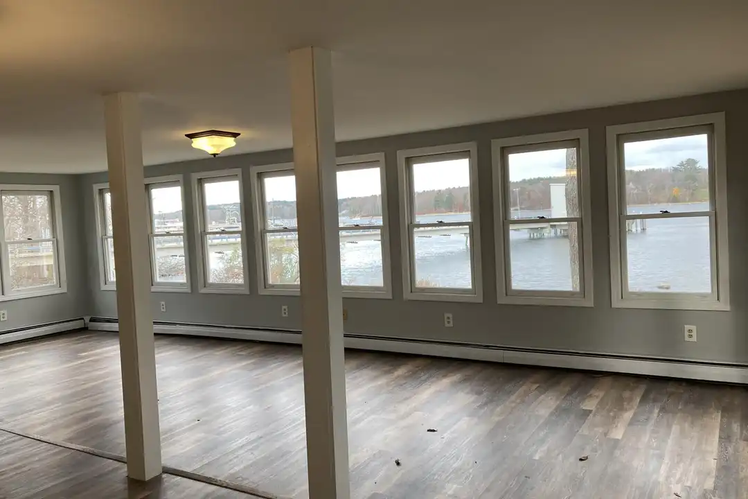 House in Newington - More