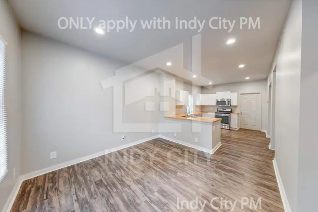 117 N Riley Ave - More