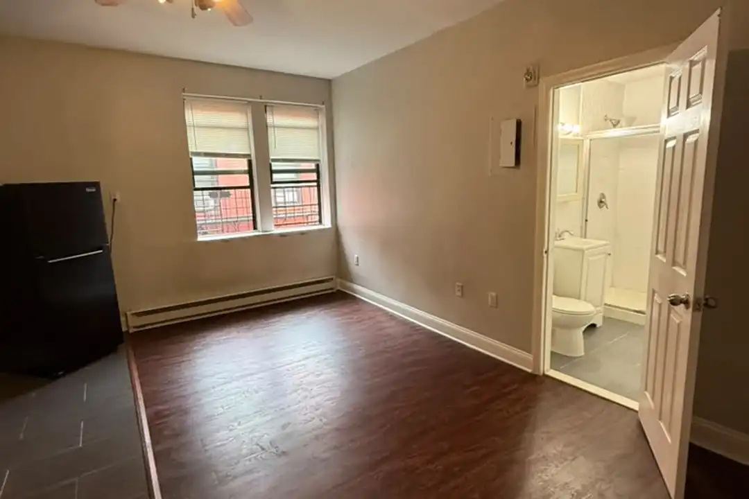 18 Summit St unit Studio – photo 1 of 6