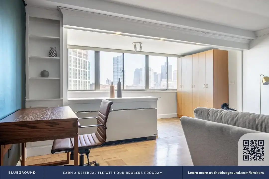 Apartment in Boston, West End - View 4
