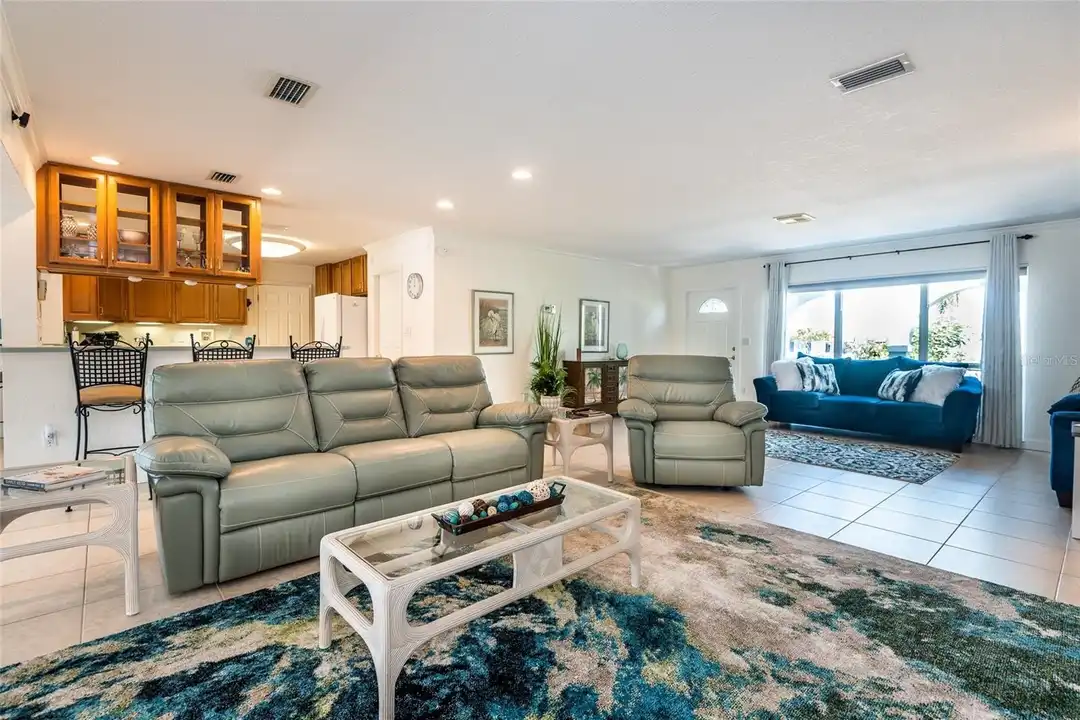 129 Cousley Dr SE - View 4