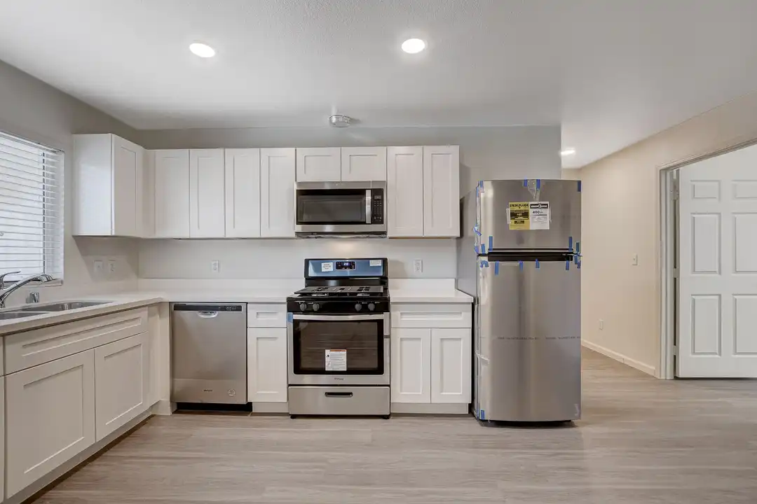 405 S 10th St unit 3 – photo 1