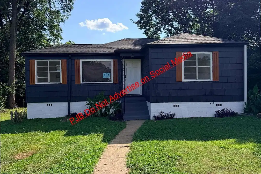 4944 Court G – photo 1 of 7