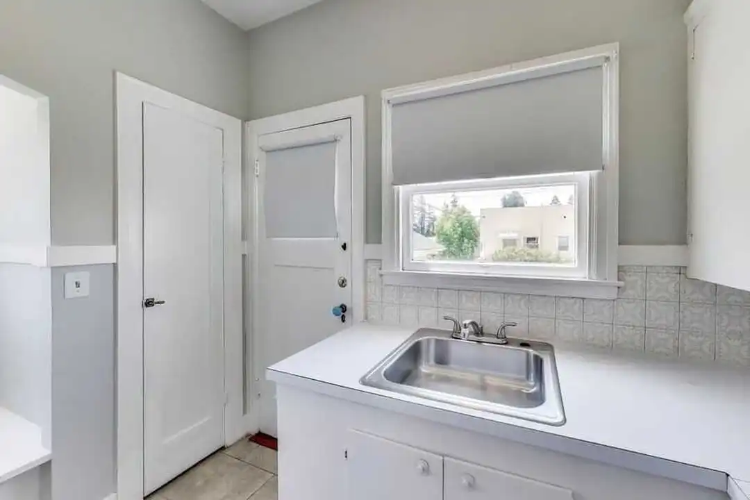 11 Warren Ave unit 08 - View 6