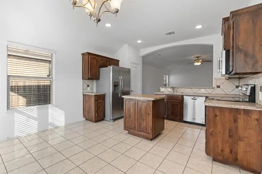 4013 Winter Springs Dr - View 3
