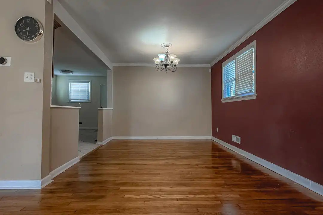 1346 Tallwood St - View 6