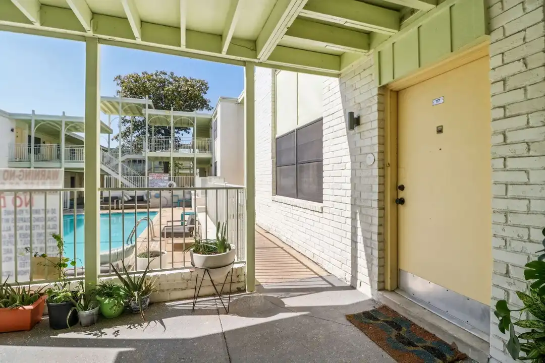 215 Jackson Keller Rd unit 202 - View 6