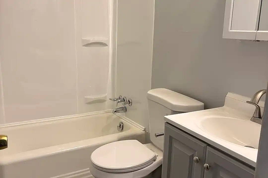 Parkside Villa Apartments – photo 1 of 16