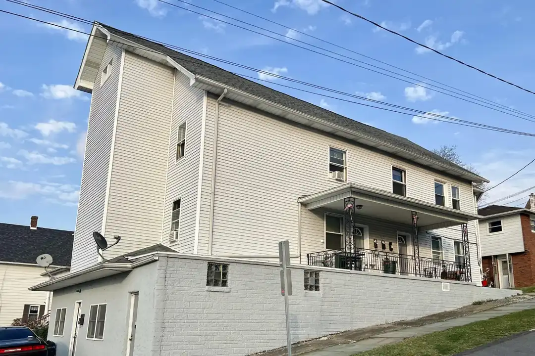429 S Irving Ave unit 429 – photo 1 of 13
