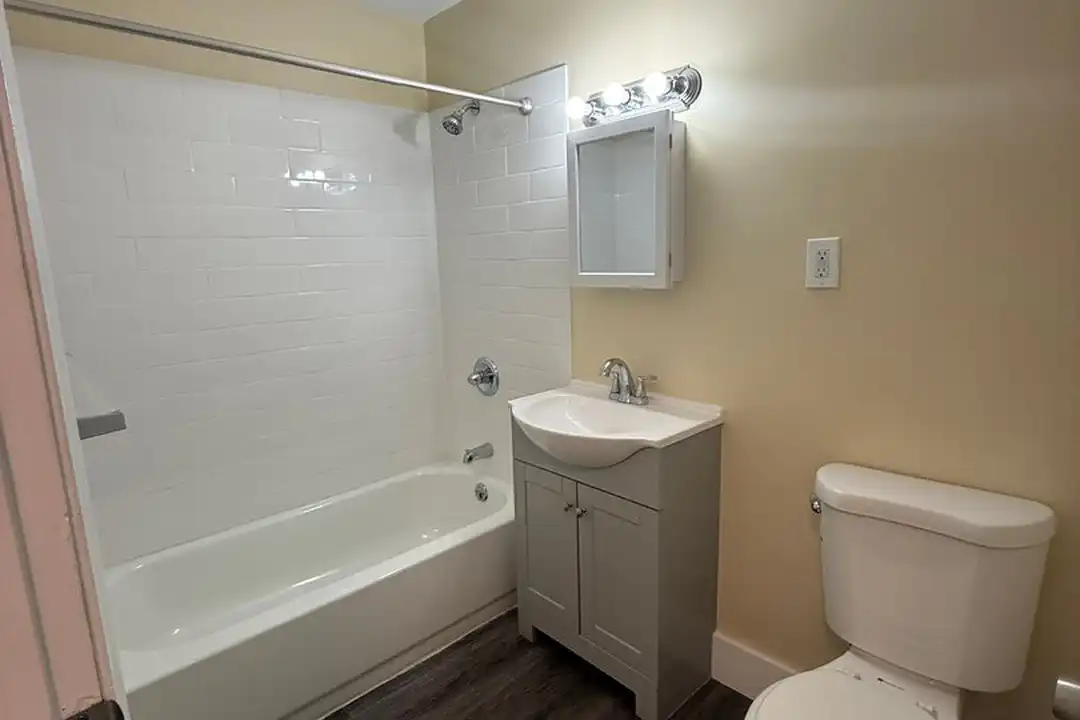 17 Edgewood Ave unit ED 17 / 203 - More