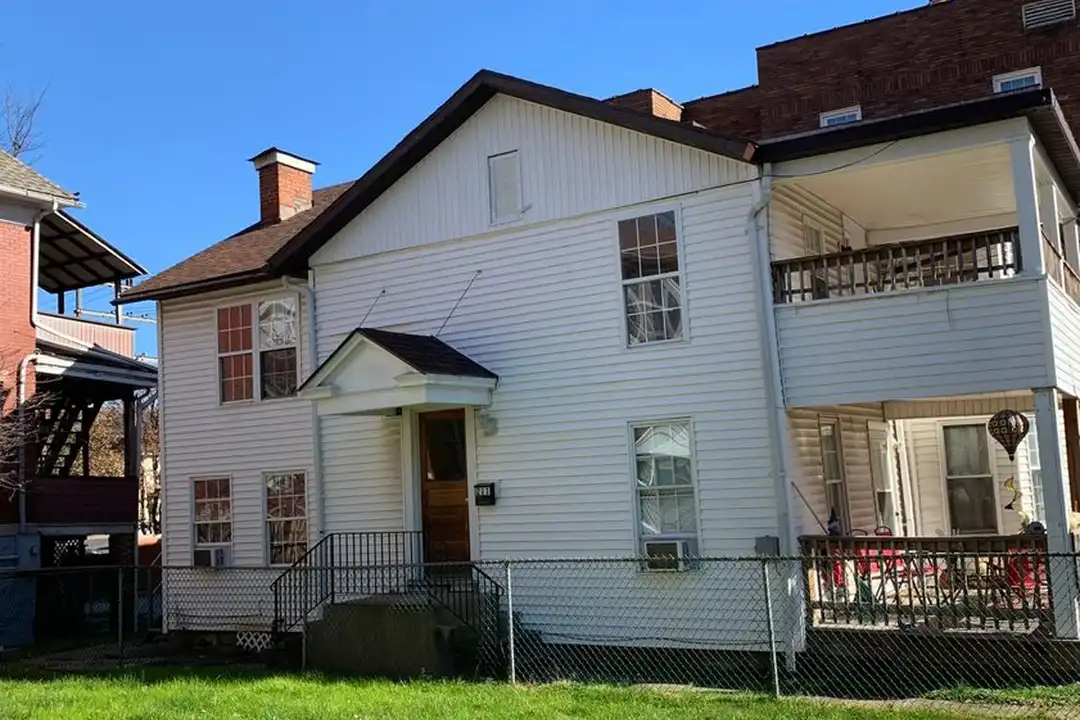 211 11th St unit 211-2 – photo 1 of 11