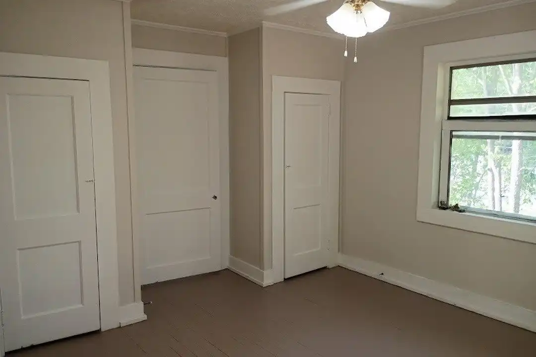 161 S Pine St - View 5