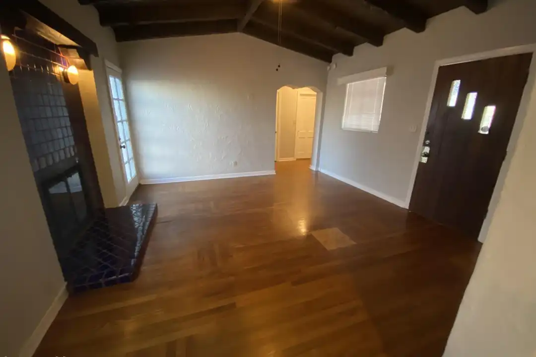 2732 N Martin Ave - View 3