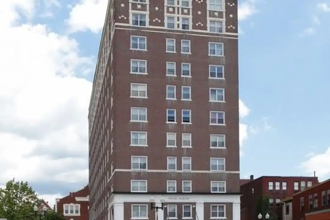 137 Harrison Ave - View 2