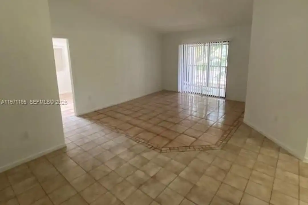811 NE 199th St #202-33 - View 4