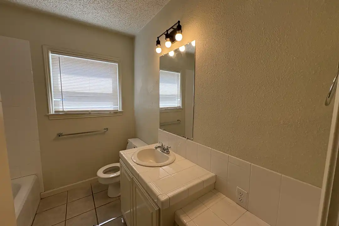 3112 29th St - More