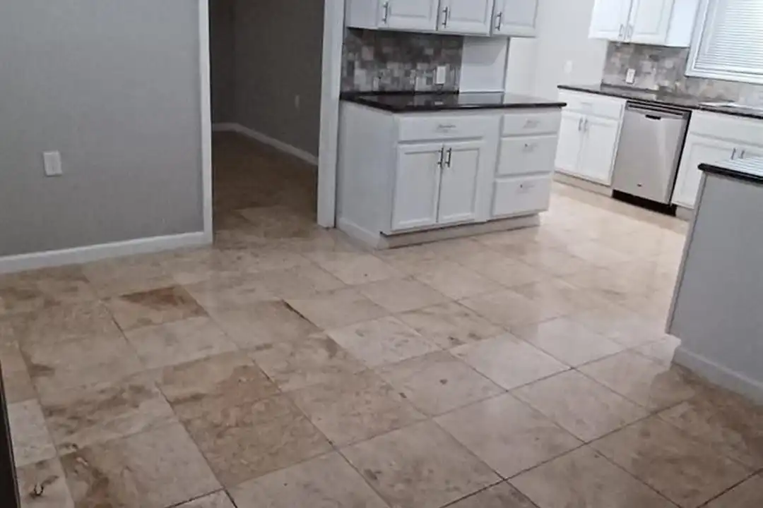 1017 Oak Dr - View 2