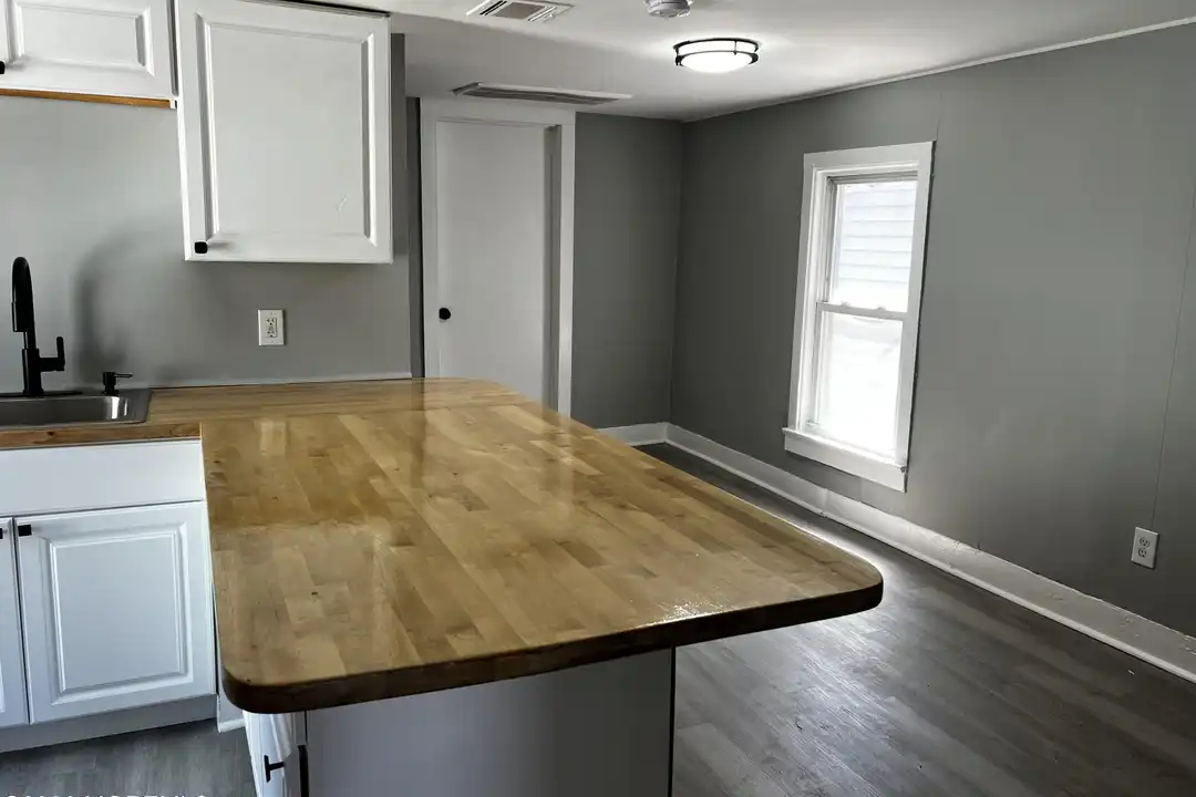 644 Church St unit 3 - View 3