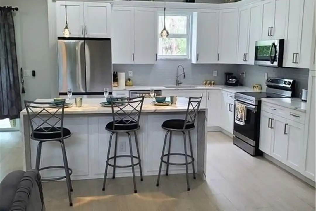 603 W 9th St - View 3