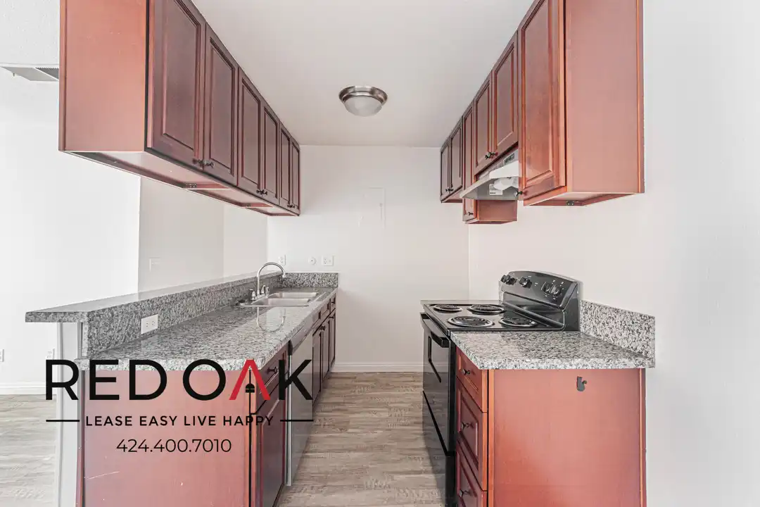 2900 W Lincoln Ave - View 3