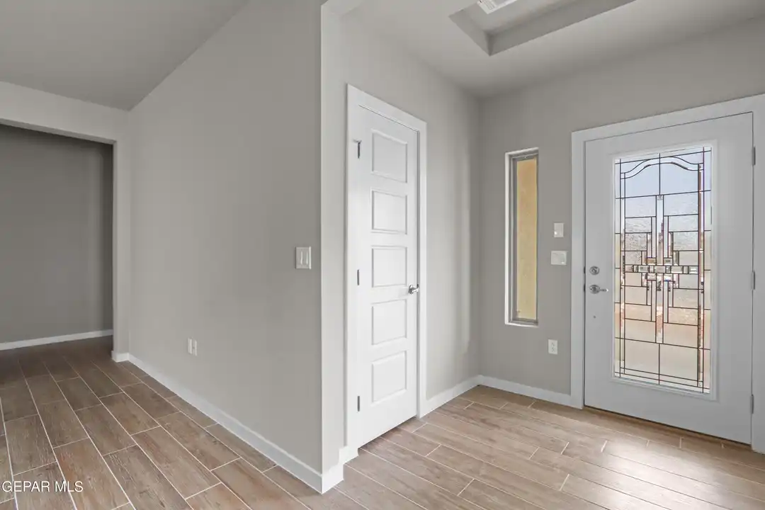 348 San Jose - More