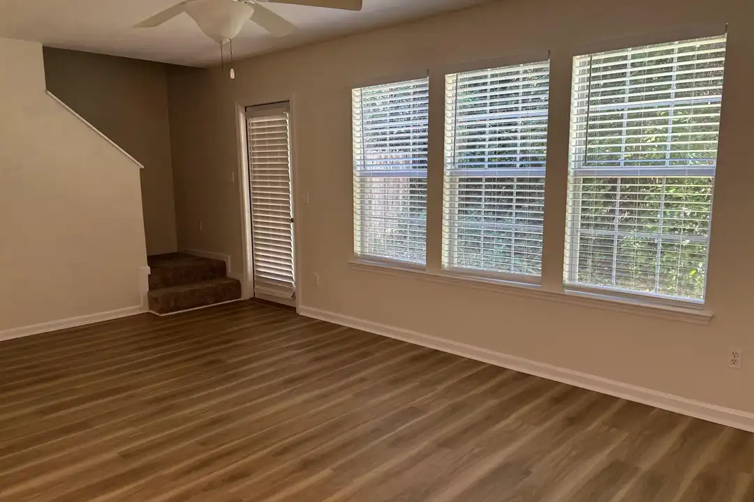 3041 Camelliawood Cir E - View 6