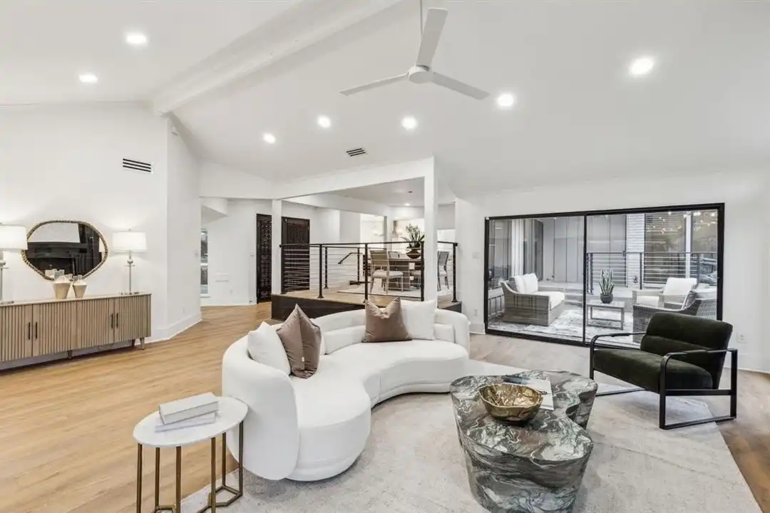 House in Dallas - View 3