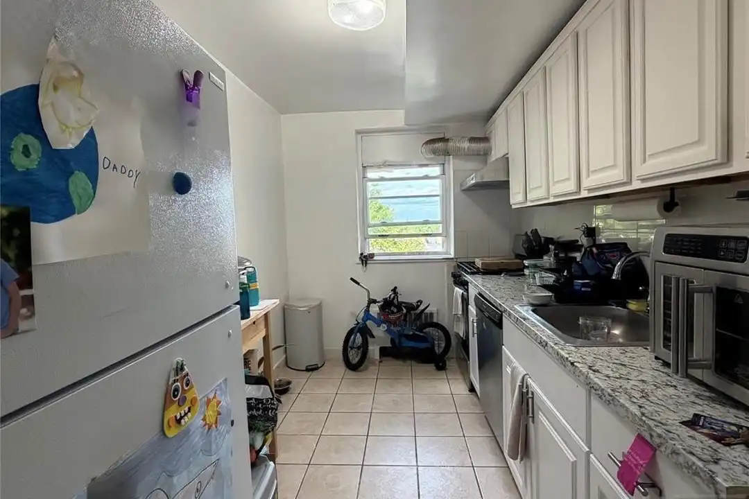 2345 Linwood Ave #5G - View 6