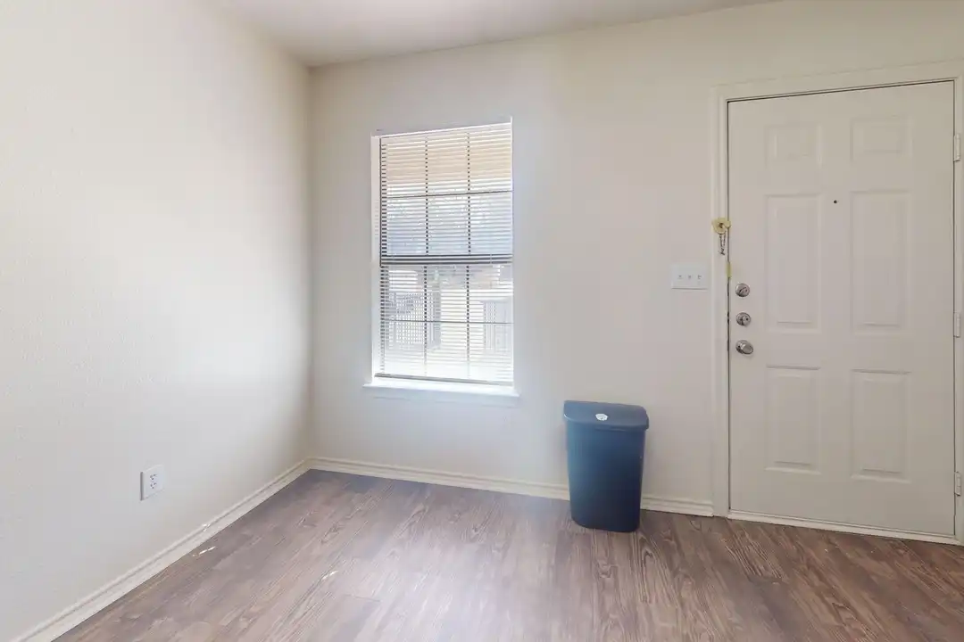 712 W Sycamore St unit 712 W. Sycamore Unit 3 - View 6