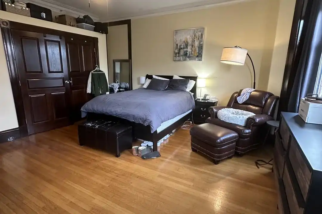 55 W Broadway unit 4 - Više
