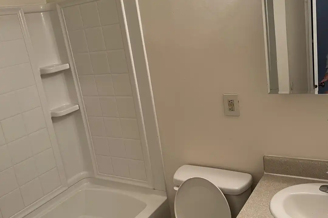 100 Blue Jacket Cir unit 16 - View 4