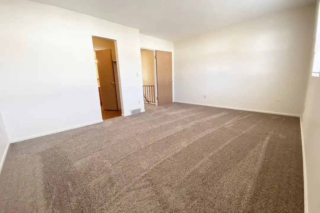 Greenbriar Village apartments – photo 1 of 16