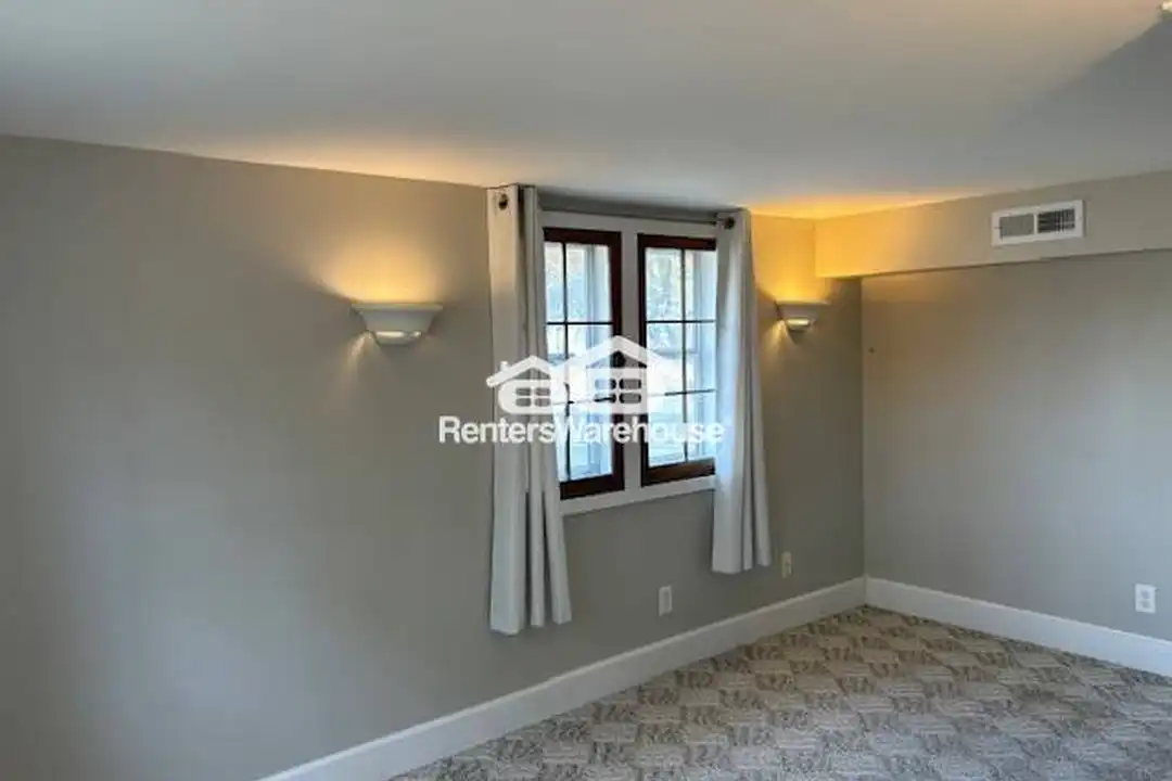 305 1st Ave S - More