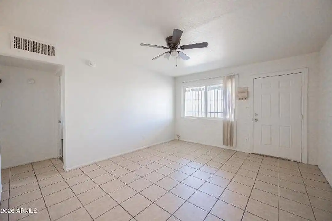 1915 N 26th Pl - View 5