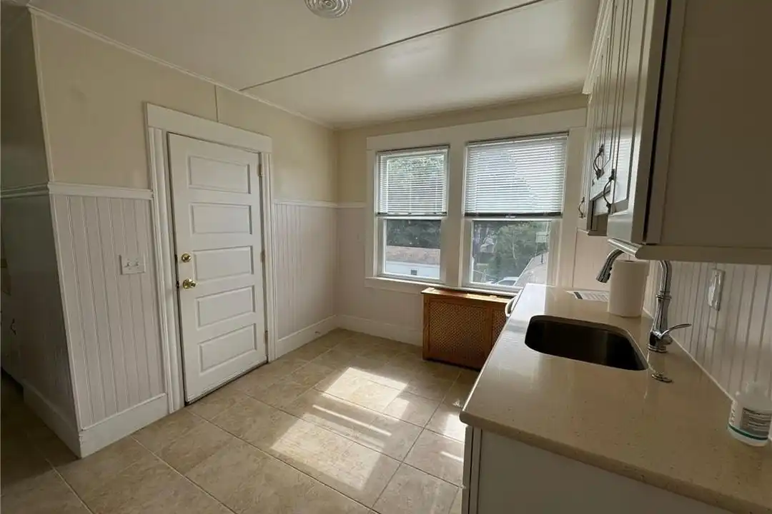 Apartment in Newport - View 4