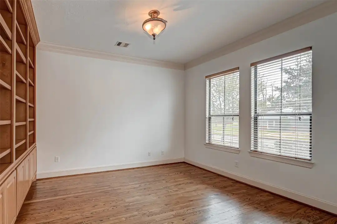 3218 Westridge St - More