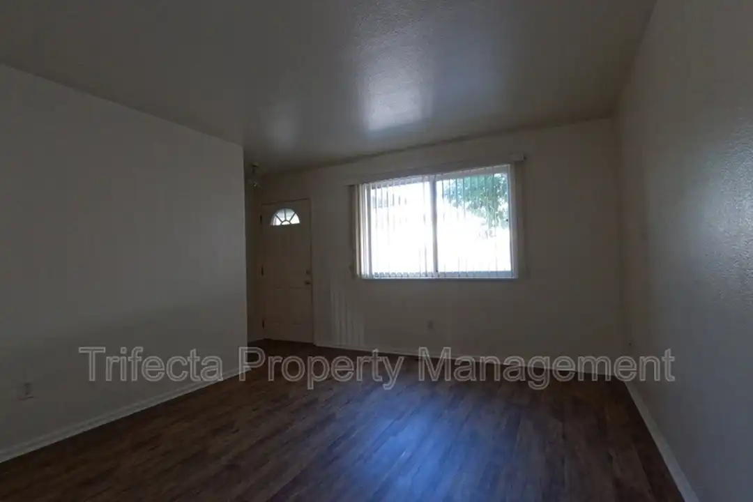 2121 35th Ave Ct unit 18 - View 2