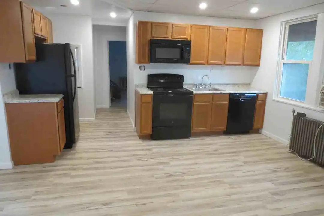 2421 Beechwood Blvd unit C – photo 1
