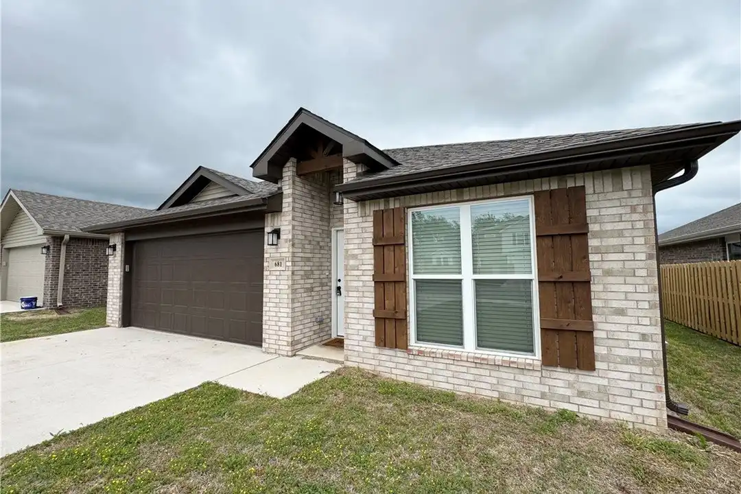 681 Kendra St - View 2