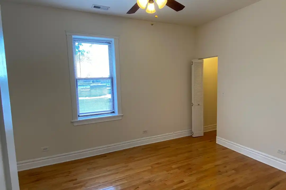 2053 N Sheffield Ave unit 205-4R - View 5