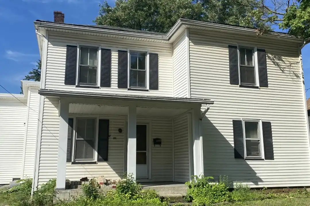 865 Franklin Ave – photo 1 of 20