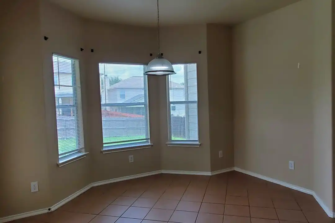 House in Converse - View 4
