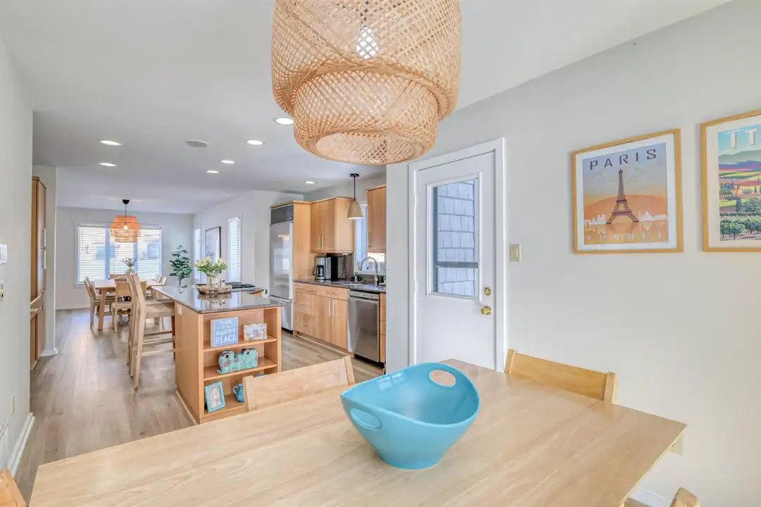 6 Brunswick Ct - More