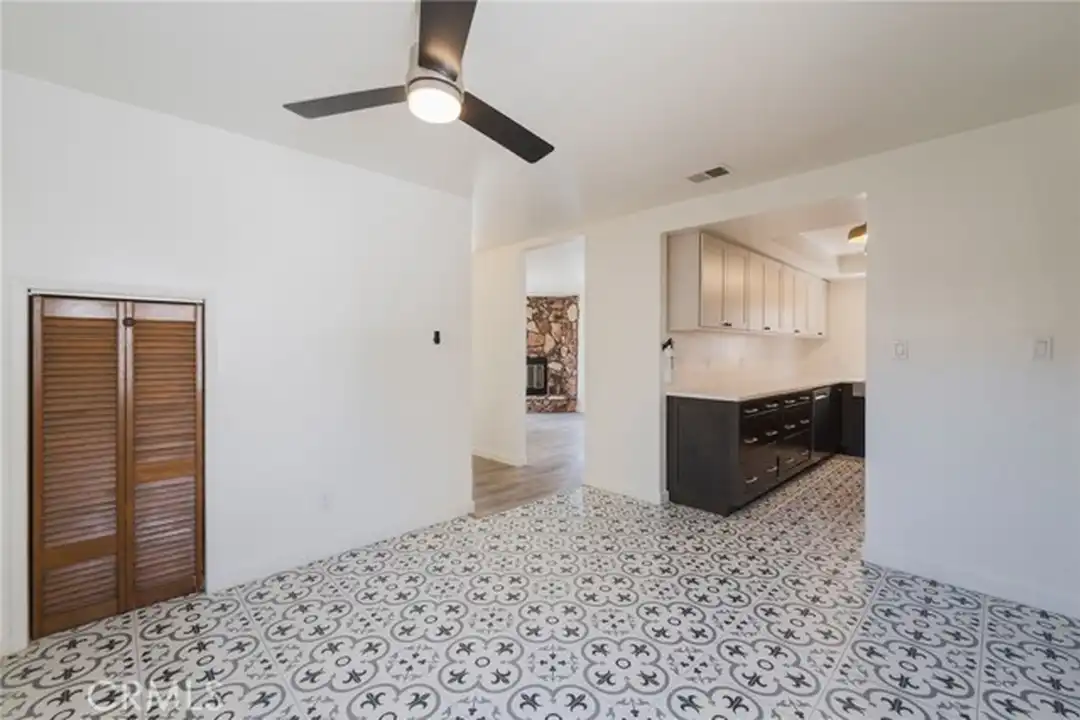 18324 Mansel Ave - More