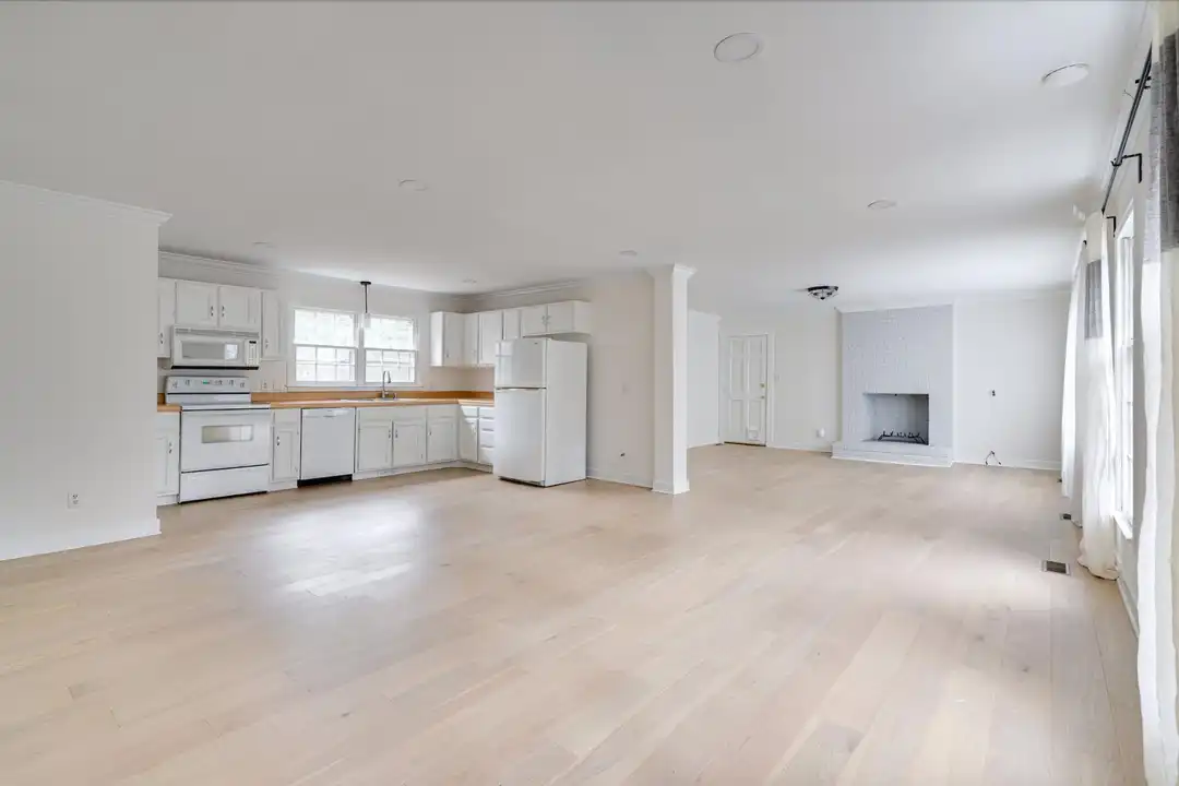 2437 Tilghman Cir - View 4